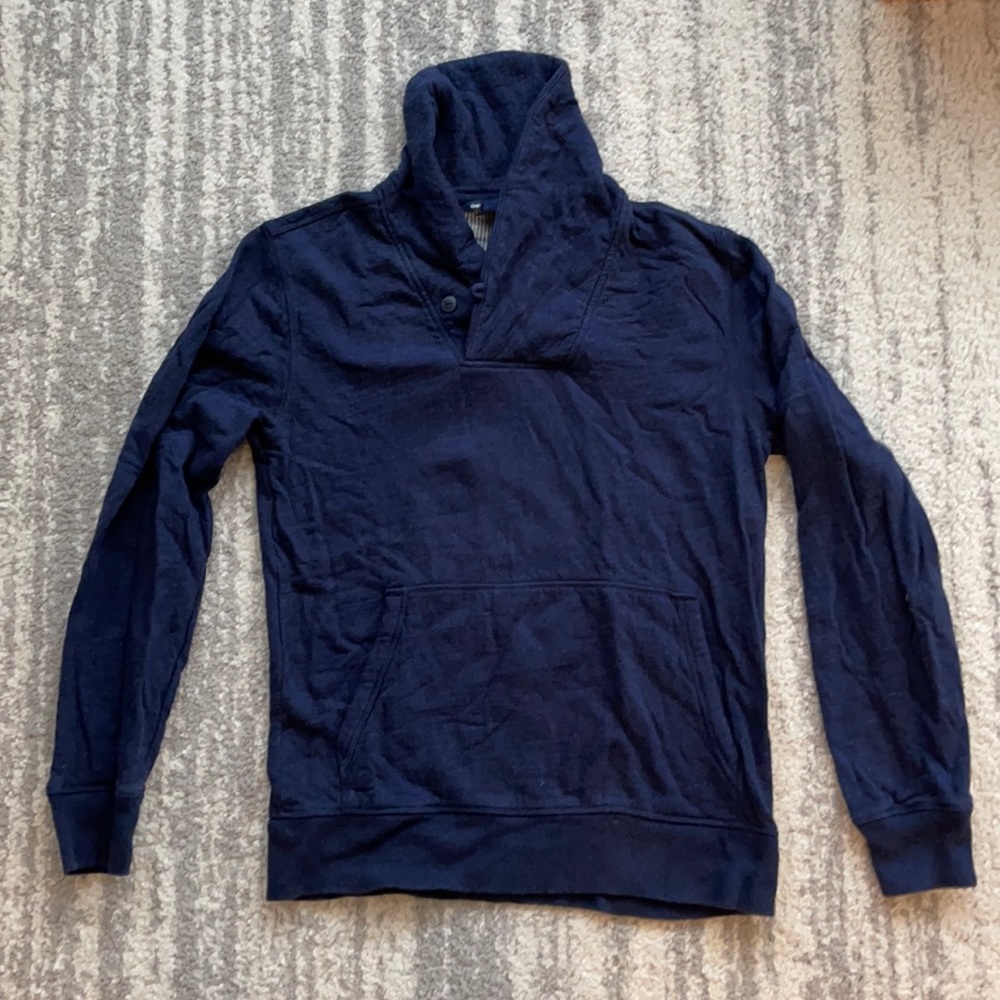 Gap sweater